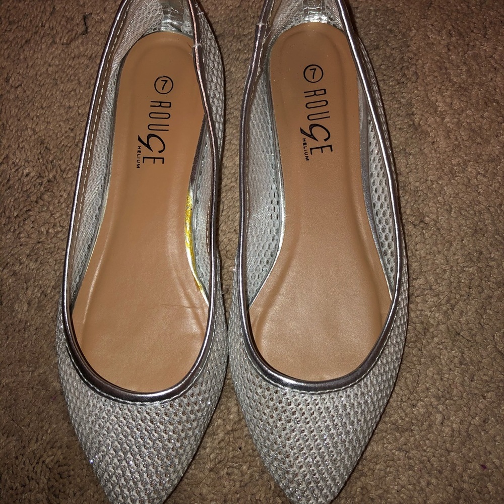 Flats - Picture 3 of 5